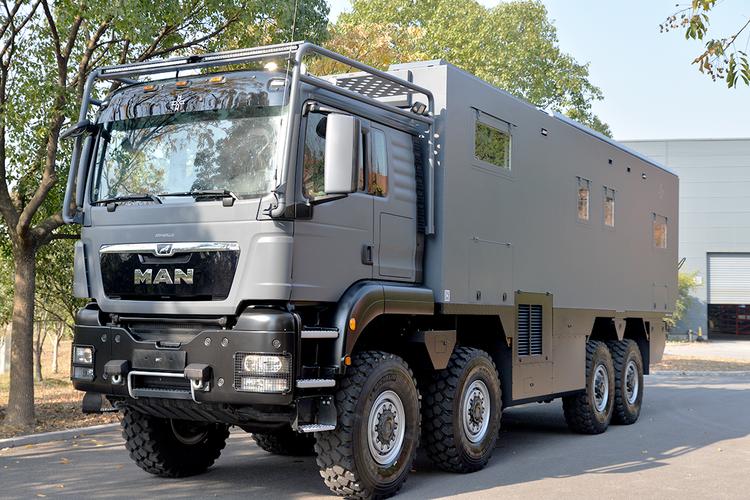 阿莫迪罗8x8全时八驱钢铁越野巨兽亮相318北京房车展