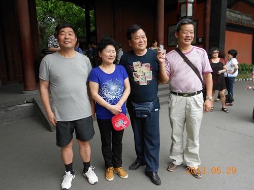 难忘的是你我真挚的友情 可贵的是40年不变的真情祝伍荣华70岁生日