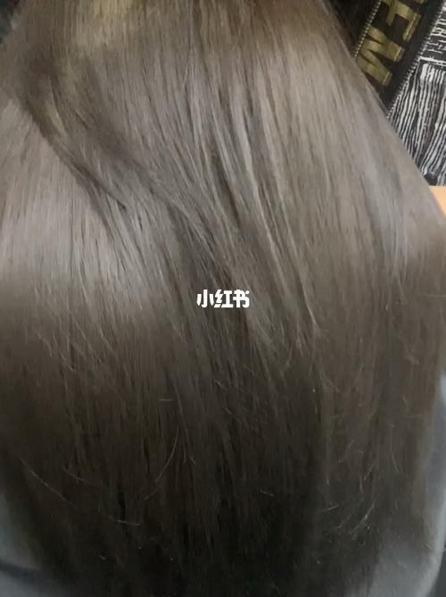 雾茶褐_茶褐_春天去哪玩_发色_雾感_染发_显白_发色分享_时尚_发型