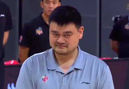 姚明赠83岁钟南山夫妇篮球衣为何选36号?cba首次复赛