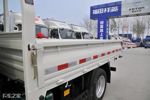 5吨,车高不到2米,实拍福田瑞沃小金刚蓝牌自卸车