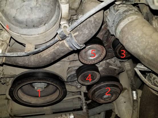 奔驰e260l发电机皮带断裂原因 维修花费