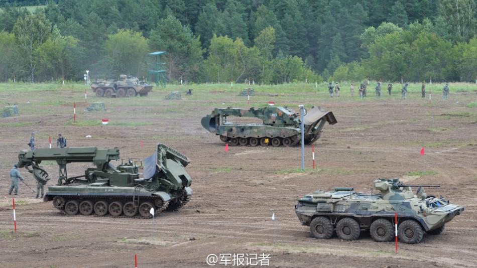 安全路线中国工兵夺第二 国产先进工程车发威