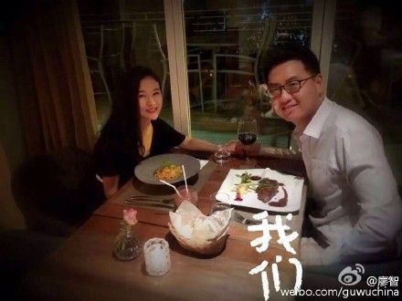 正文  1/1 #我们#因李晨范冰冰的一张恋爱合照而走红,而廖智和丈夫的