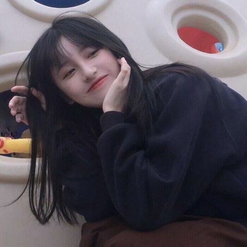 有没有那种笑的很开心的女生头像?