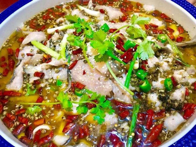 爱吃水煮鱼吗?我来教你做家庭版的"川香水煮鱼",嘎嘎香