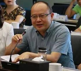 值得注意的是,在杨硕落马前一个月,华西集团全资子公司,四川华西集团