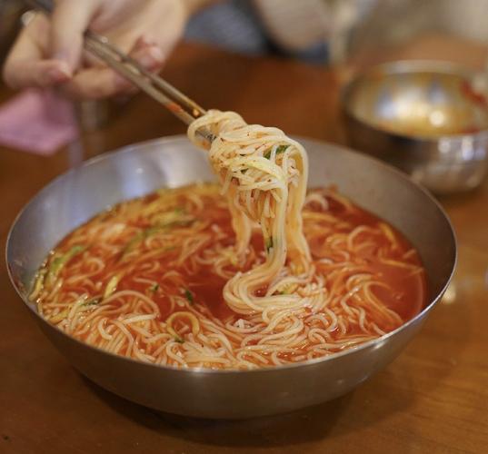 2020老奶奶伽倻小麦冷面美食餐厅,拌面更糊烂入味 水.