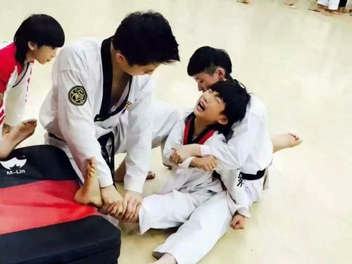 《普宁精武跆拳道》8月11日团体包场观看励志跆拳道影片《龙拳小子》