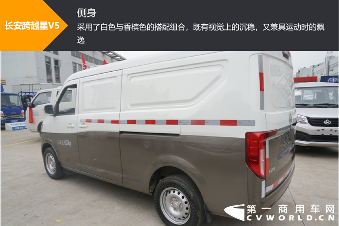 双动力可选548m06极限空间长安跨越星v5要做大微客的领头羊