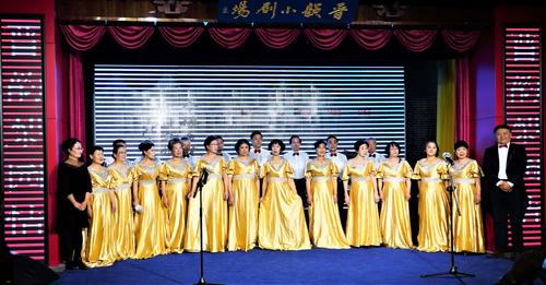 太原十中校友合唱团""乐在夕阳""文艺汇演的照片2018.