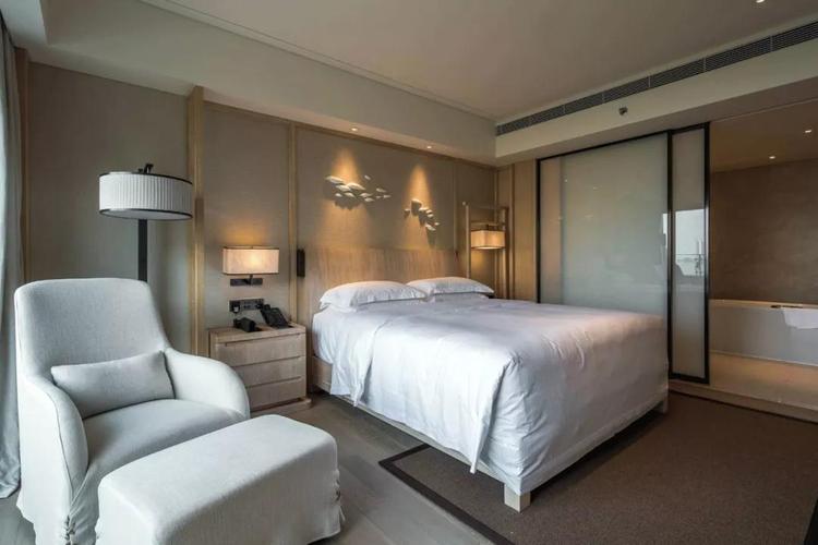 原创排名第一的酒店希尔顿!一夜净赚1.6亿!没想到它的装修竟然是这样.