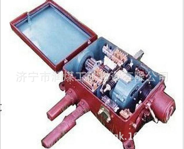 转辙机所配用的自动开闭器是整体式部件,该部件上设有四排静接点,两