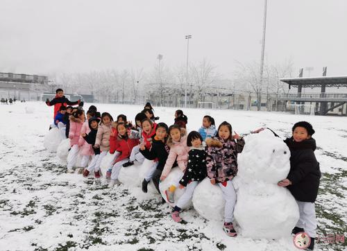 2020带小朋友玩雪的说说孩子去玩雪的说说心情句子