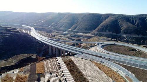西会高速公路工程,是青兰高速与福银高速的联络线,也是自治区重点建设