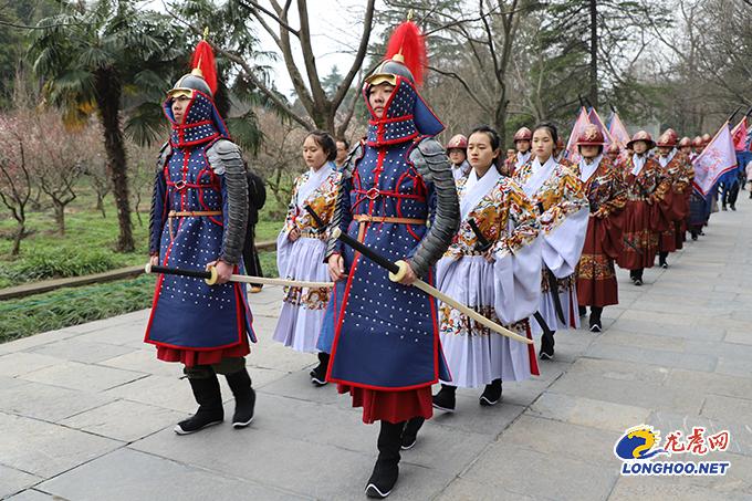明军小队又"穿越"到南京明孝陵 今后他们将不定期现身