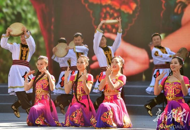 新疆舞蹈手鼓舞新疆手鼓舞图片