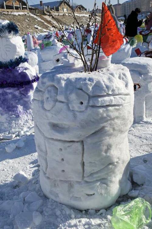 三年一班亲子雪雕作品