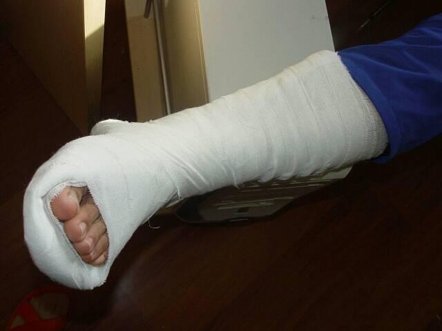 我前几天中午吃饭的时候被不认识的同学从三米的地