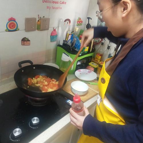 第一次做菜,《西红柿炒鸡蛋》