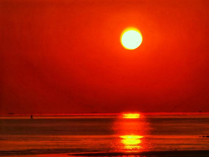 红霞满天一海上日出!