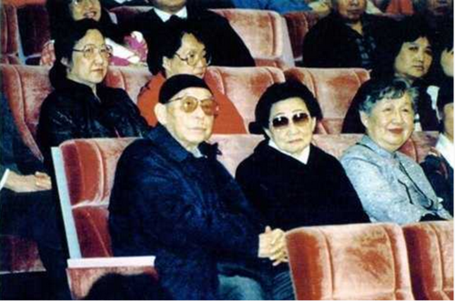 少帅张学良晚年生活曝光,为何终老它乡?