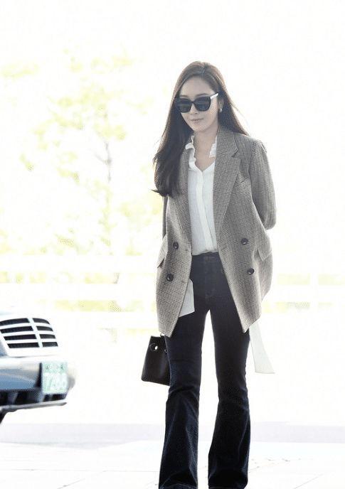 韩国小姐姐郑秀妍真飒,西装 墨镜变女总裁,身高162cm气场真强大