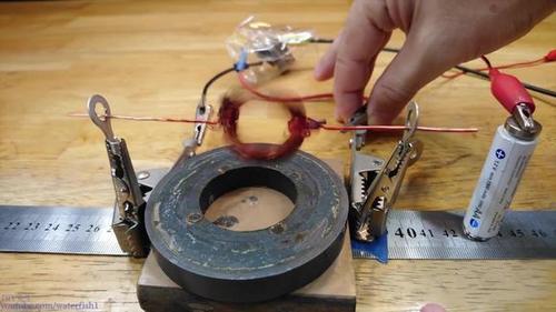 使用最强大的磁铁制作的自由能发电机,真是太实用了!