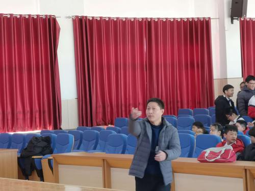 唱响多彩青春 放飞快乐梦想——章丘区绣水中学举行迎