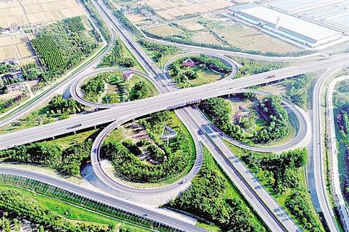 全苜蓿叶型328国道和204国道互通立交,气势磅礴.