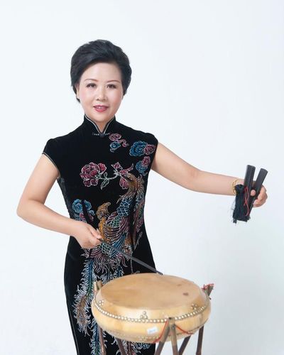 著名评书表演艺术家刘兰芳收徒授艺及弟子拜师仪式在辽宁鞍山举行