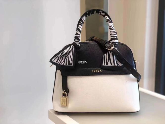 行热门攻略_奥特莱斯_佛罗伦萨小镇_芙拉怎么样_百搭_拼色_时尚_箱包