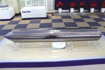  p>  中欣晶圆生产的8英寸半导体级单晶硅棒. /p>