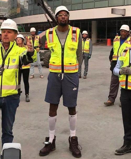 勇士媒体恶搞kd很早就想离开 库里跟进杜兰特自嘲