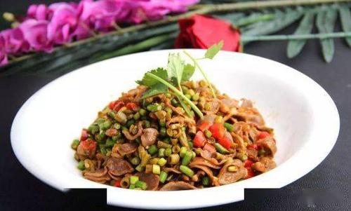 酸豆角爆鸡胗