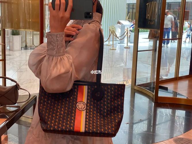 moynat tote包必须拥有姓名_托特包_摩纳怎么样_the dubai mall (17