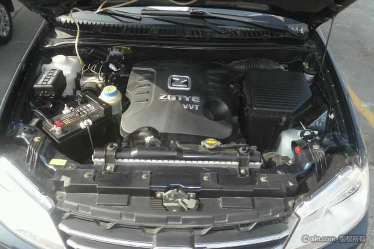 众泰t200发动机舱