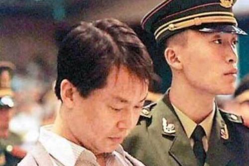 在"悍匪"张子强处决那天,为什么押着他的车辆在不同刑场徘徊?