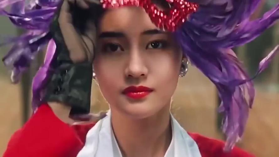 最美港姐李嘉欣一眼惊艳,连头发丝都在彰显她的美貌