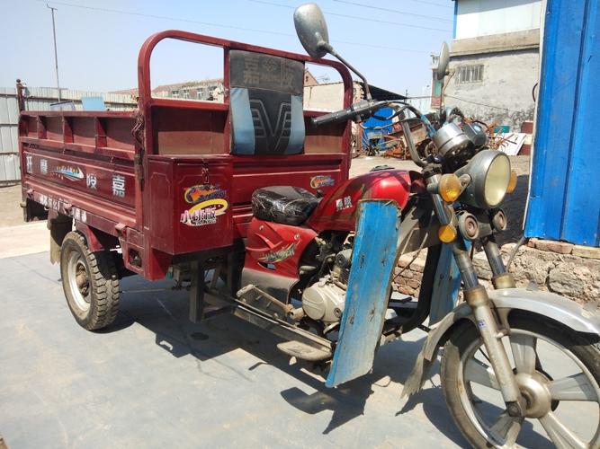 嘉陵三轮摩托车1500元地址明水镇吕家村育才超