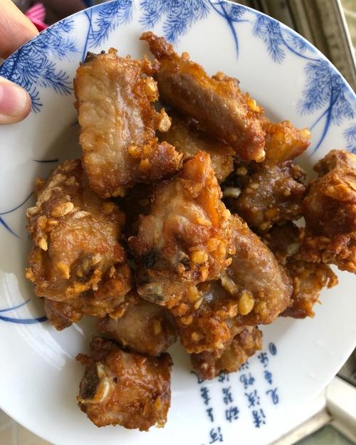 郭一二做的蒜香排骨