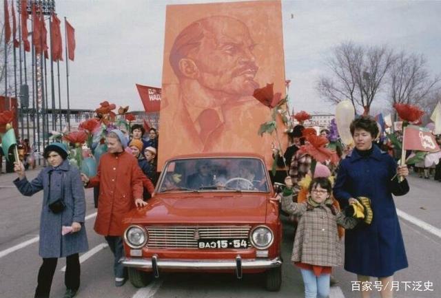 从20年代到80年代,老照片里的苏联劳动节,很经典