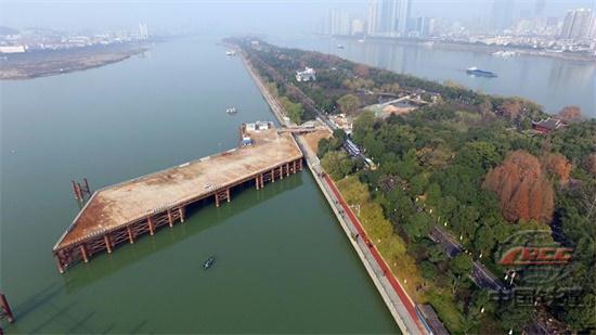 搭设水上钢平台