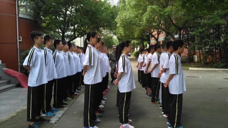南湖国际实验中学 706班 you raise me up 你鼓舞了我