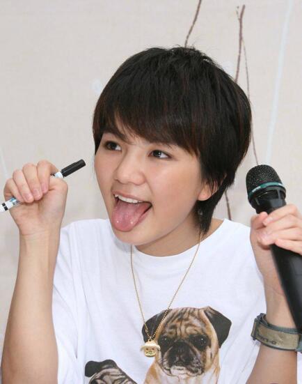 陈嘉桦,罗子淇貌似亲姐妹,你能分出谁是谁吗?