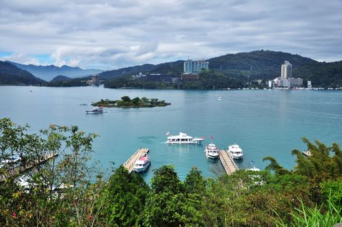 台湾岛上美丽日月潭
