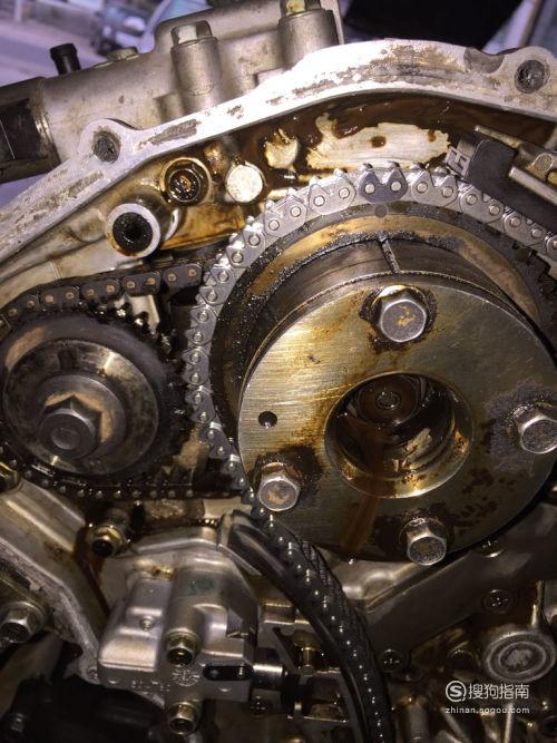 工具/材料 发动机链条 操作方法 01 相信熟悉的人对凸轮轴链轮上圆点