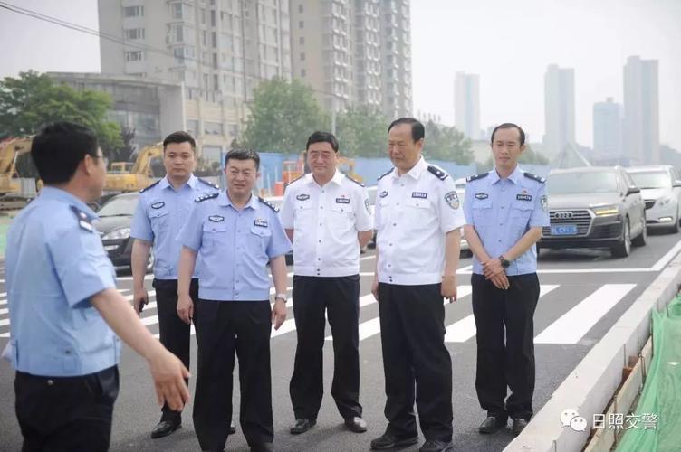 当日上午,市公安局党委委员,交警支队支队长杨乐清,交警支队政委相