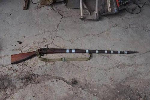 扬武镇一村民主动上交枪支3支,射钉弹93枚!