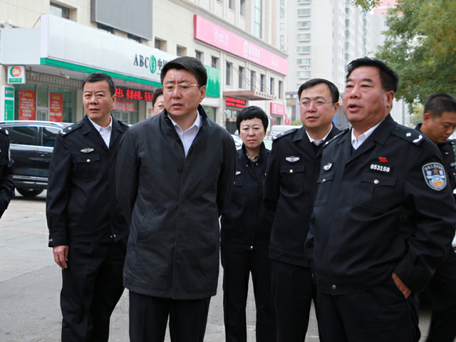 着力破解城市交通拥堵难题,11月8日上午,副市长,锦州市公安局党委书记